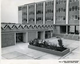 [Students outside Hamilton campus]